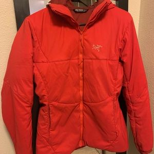 Women’s Arc’teryx Proton AR Hoody - Red - Medium